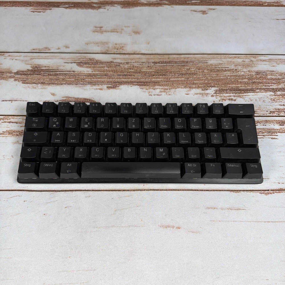STOGA MK22 Mechanical Gaming Keyboard 60% Compact Black Wired Detachable USB-C
